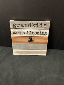  Photo frame