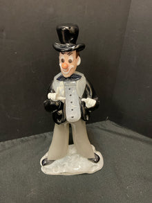  Statue/Figurine/Bust