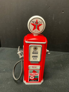  Statue/Figurine/Bust