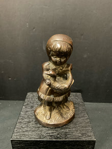  Statue/Figurine/Bust