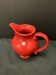  Pitcher