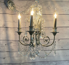  Crystorama Lighting Group Chandelier