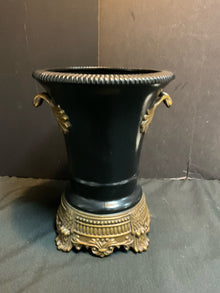  Urn