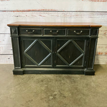  Hekman Buffet / Sideboard / Credenza