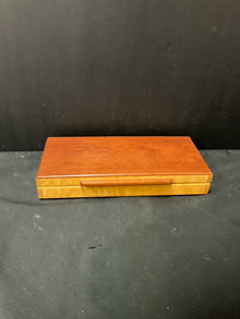  Box