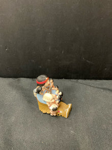  Statue/Figurine/Bust
