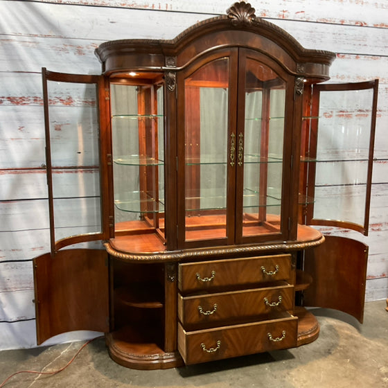 Schnadig China Cabinet/Hutch