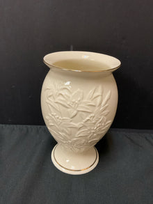  Lenox Vase