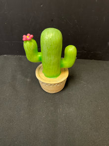  Statue/Figurine/Bust