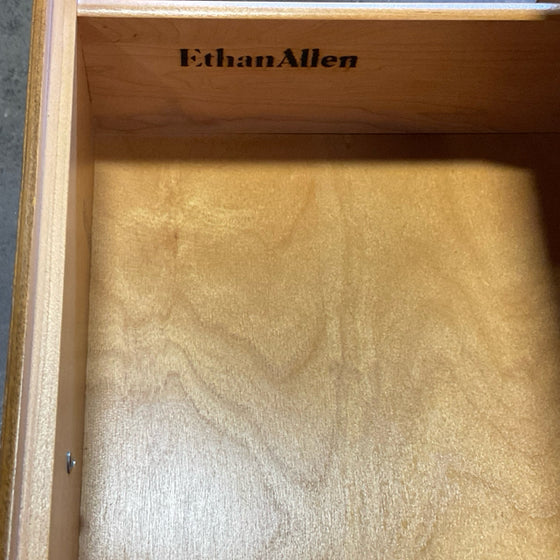 Ethan Allen Dresser w/ Mirror