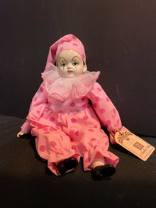  Statue/Figurine/Bust