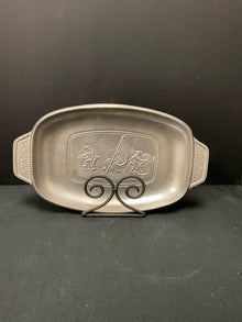  Nordic Ware Plate/Platter