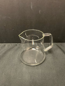  Pitcher