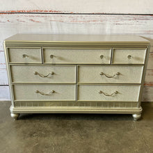  Home Meridian Dresser