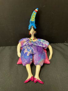  Statue/Figurine/Bust