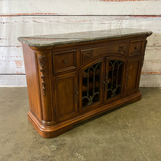 Broyhill Buffet / Sideboard / Credenza