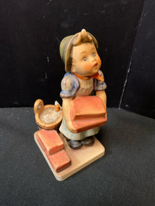  Hummel Statue/Figurine/Bust