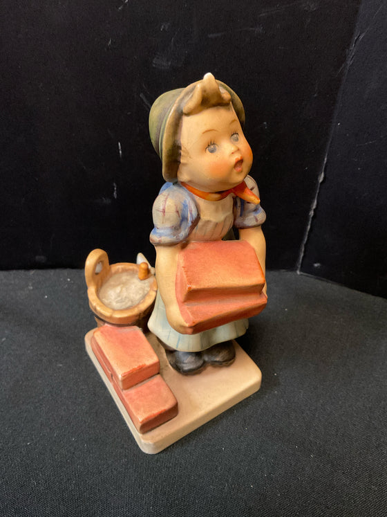 Hummel Statue/Figurine/Bust