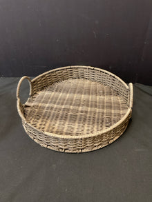  Tray