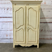  Ethan Allen Clothing Armoire