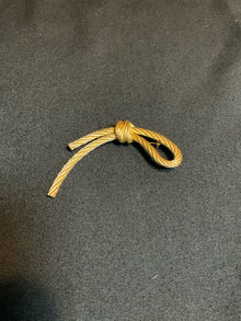  Christian Dior Pin