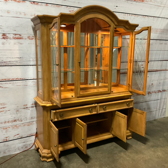 Stanley China Cabinet/Hutch