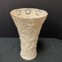  Lenox Vase