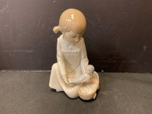  Statue/Figurine/Bust