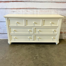  Klaussner Dresser