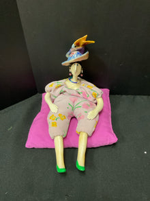  Statue/Figurine/Bust