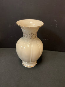  Lenox Vase