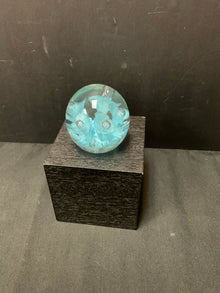  Paperweight