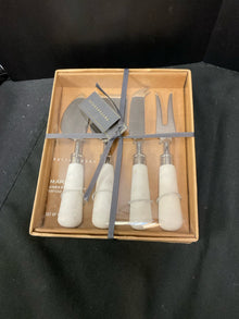  Pottery Barn Utensil