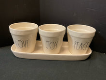  Rae Dunn Planter/Pot