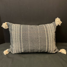  Surya Pillow
