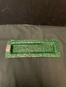  Tray