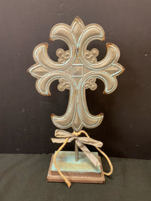  Cross