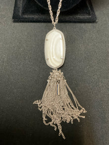  Kendra Scott Necklace