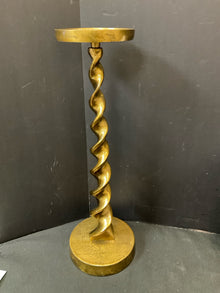  Candleholder