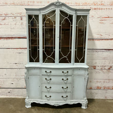  China Cabinet/Hutch