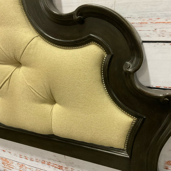 Hekman Complete Bed--King