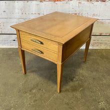  Hammary End Table