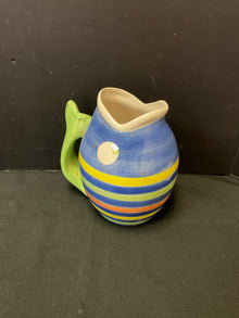  Pitcher