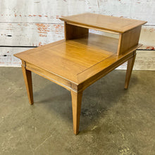  Hammary End Table