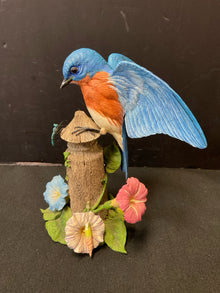  Statue/Figurine/Bust
