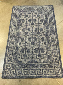  Pottery Barn Rug