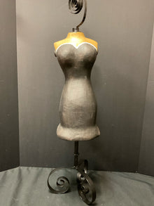  Statue/Figurine/Bust