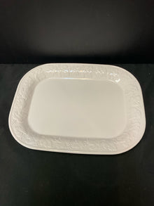  Tray
