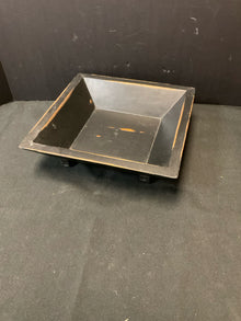  Tray