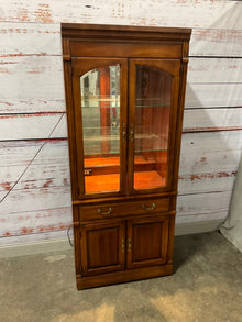  Hammary China Cabinet/Hutch